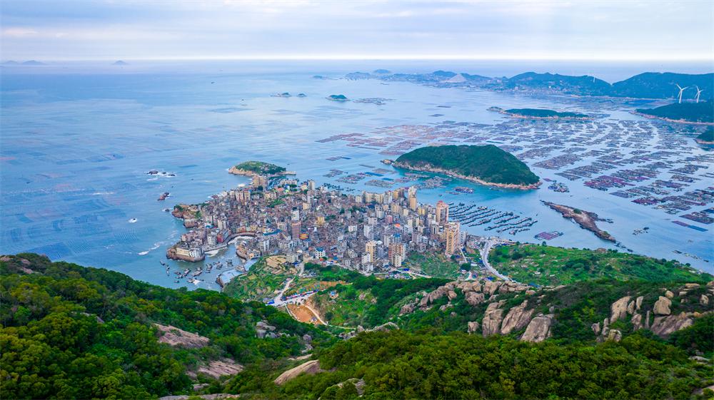 连江旗冠顶俯瞰万亩海上牧场全景实拍